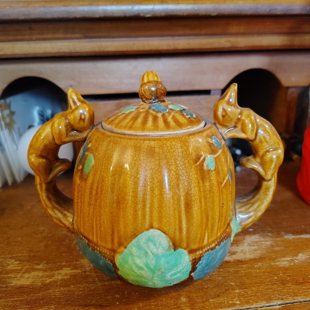 Vintage Majolica Japan Lidded Pottery Dish